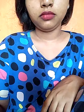 Sexy Divya   online show from 06/18/26, 01:39