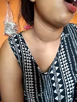 Sexy Divya   online show from 06/25/26, 01:27