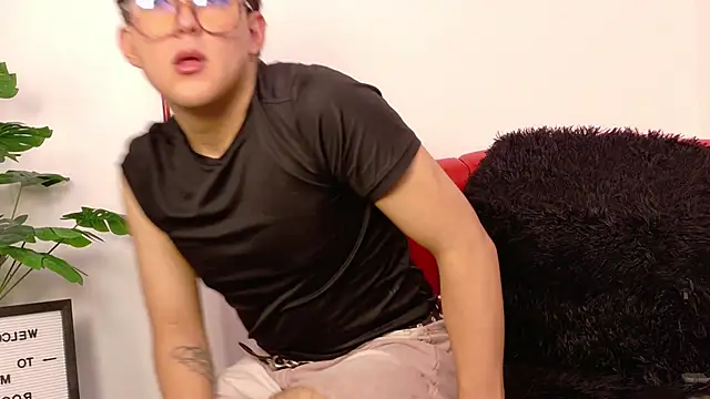 Valentin X online show from 11/13/25, 03:38