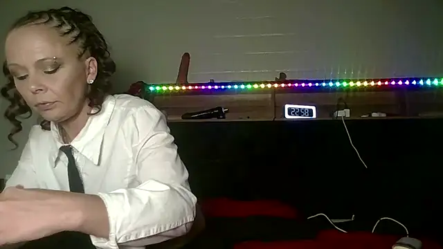 nikkibae33 online show from 07/02/26, 05:57
