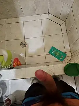 Snapshot of Danncros593 chatting on 11/07/25, 05:13 Danncros593 online show from 11/07/25, 05:13