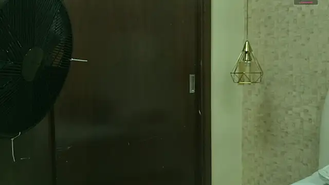 aria sm online show from 11/18/25, 07:07