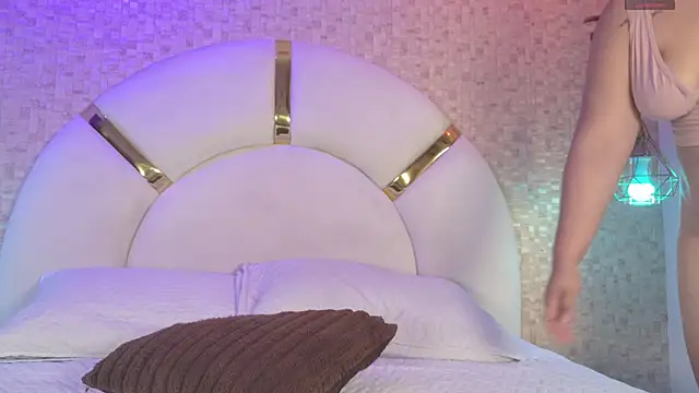 aria sm online show from 11/23/25, 07:13