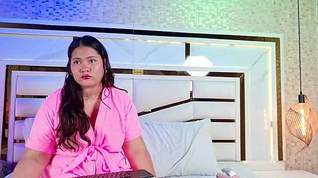 aria sm online show from 11/29/25, 03:53