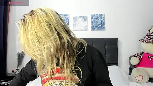 ariannawil online show from 04/26/26, 10:40