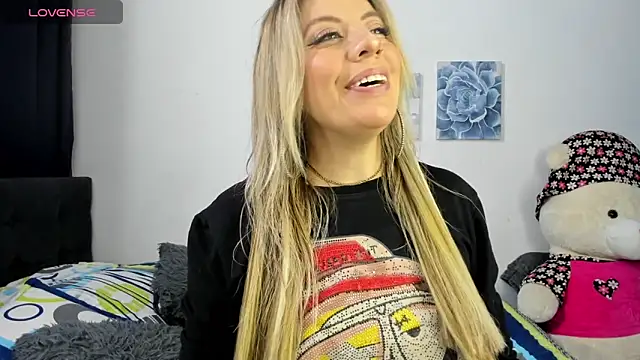 ariannawil online show from 05/24/26, 04:28