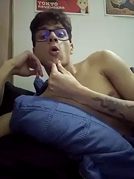 Snapshot of Mateeo_G chatting on 11/13/25, 02:43 Mateeo G online show from 11/13/25, 02:43