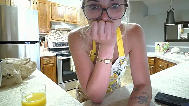 RosieCheeks  online show from 06/16/26, 05:37