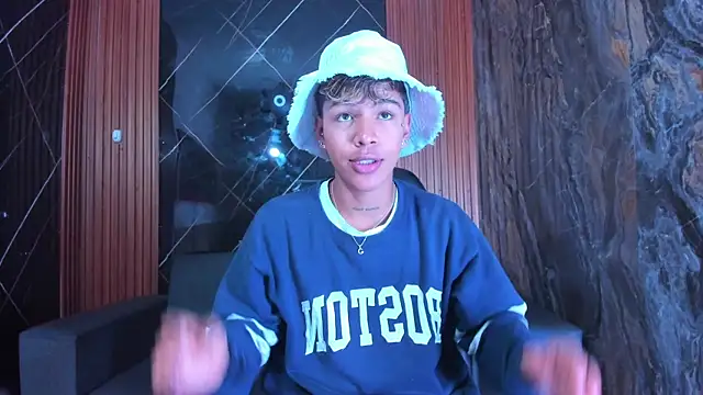 Snapshot of Timmy_Kiing_ chatting on 11/24/25, 08:30 Timmy Kiing online show from 11/24/25, 08:30