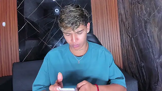 Snapshot of Timmy_Kiing_ chatting on 12/03/25, 09:13 Timmy Kiing online show from 12/03/25, 09:13