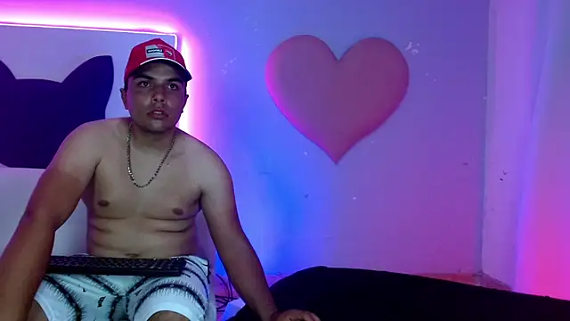 Snapshot of Insane_couplee_ chatting on 11/08/25, 04:23 Insane couplee online show from 11/08/25, 04:23