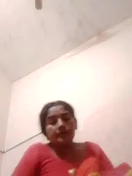 Snapshot of Seema_ji12 chatting on 12/14/25, 03:39 Seema ji12 online show from 12/14/25, 03:39