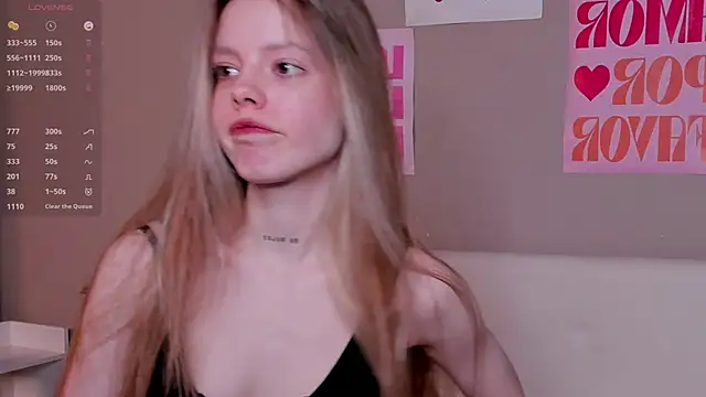 Snapshot of TiffinyMergist chatting on 11/23/25, 07:24 TiffinyMergist online show from 11/23/25, 07:24