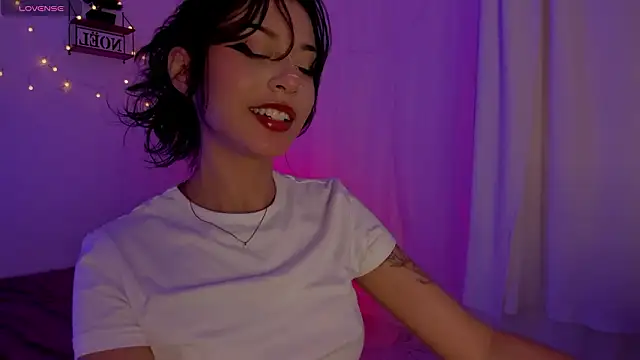 Snapshot of Tamara_Aluna_ chatting on 01/14/26, 10:14 Tamara Aluna online show from 01/14/26, 10:14