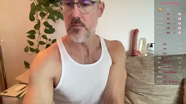 Snapshot of the_new_fit_rubinho chatting on 11/15/25, 09:28 the new fit rubinho online show from 11/15/25, 09:28