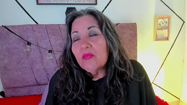 Snapshot of Victoriaa_Anderson chatting on 02/17/26, 09:54 Victoriaa Anderson online show from 02/17/26, 09:54