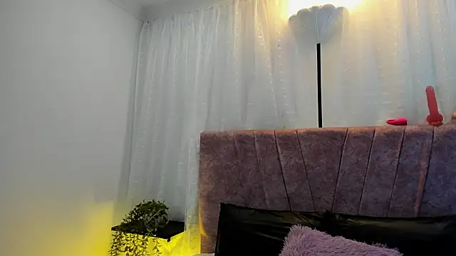 Snapshot of Victoriaa_Anderson chatting on 03/17/26, 01:58 Victoriaa Anderson online show from 03/17/26, 01:58