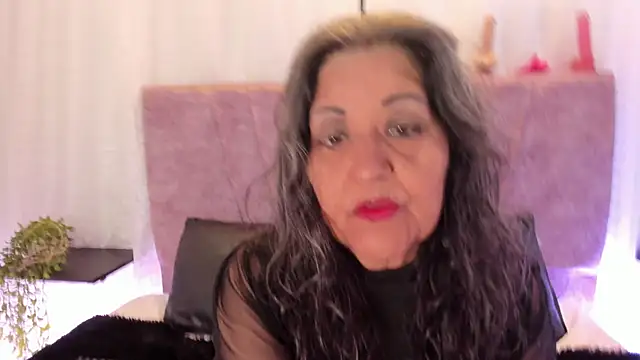 Snapshot of Victoriaa_Anderson chatting on 04/15/26, 02:02 Victoriaa Anderson online show from 04/15/26, 02:02