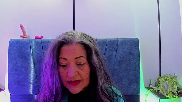 Victoriaa Anderson online show from 06/26/26, 12:42