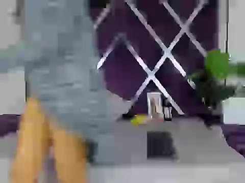 Snapshot of ninaasm chatting on 12/14/25, 12:54 ninaasm online show from 12/14/25, 12:54