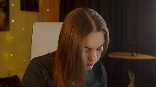 Snapshot of FrancescaCavaliere chatting on 12/03/25, 09:18 FrancescaCavaliere online show from 12/03/25, 09:18