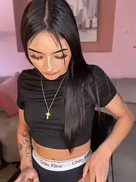 CleoNoir Pink online show from 11/10/25, 06:51