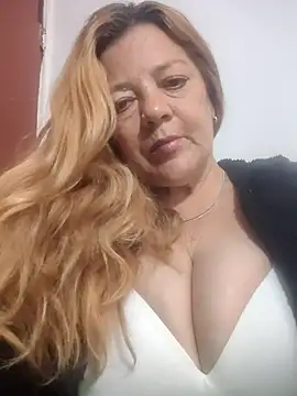 karlaanqui1 online show from 06/12/26, 01:54