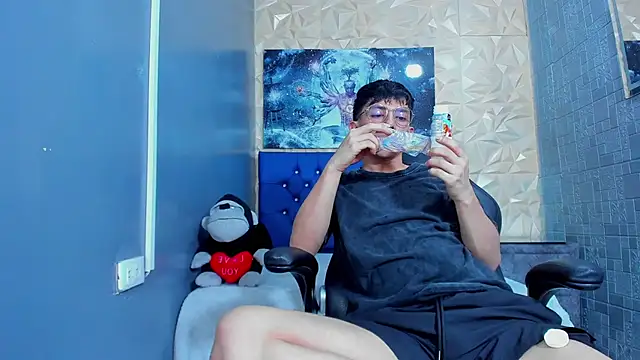 ElanGiraldo online show from 05/20/26, 11:44