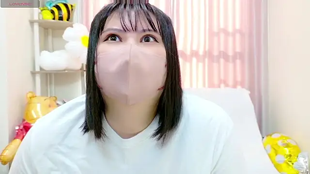 tomo-chan  online show from 12/17/25, 03:45