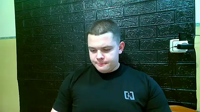 CuteButNaughty  online show from 11/28/25, 07:38