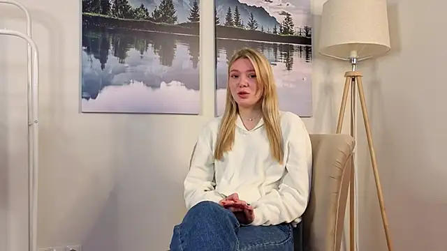 Snapshot of ToyaBosques chatting on 11/10/25, 05:06 ToyaBosques online show from 11/10/25, 05:06