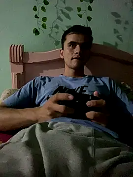 Snapshot of yeisex123 chatting on 11/10/25, 01:48 yeisex123 online show from 11/10/25, 01:48