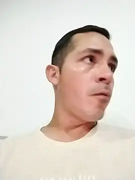 Snapshot of Damian-liam chatting on 11/15/25, 05:49 Damian-liam online show from 11/15/25, 05:49