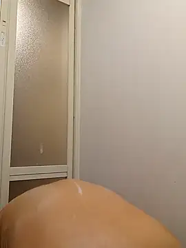 Snapshot of yu-yu28 chatting on 11/18/25, 04:55 yu-yu28 online show from 11/18/25, 04:55