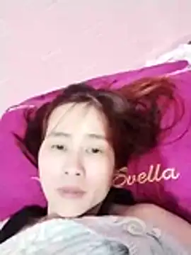 Snapshot of Swan-white123 chatting on 11/19/25, 04:56 Swan-white123 online show from 11/19/25, 04:56