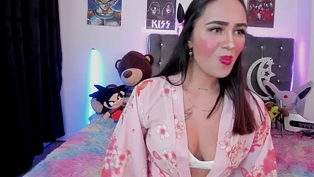 Snapshot of lunabritton1 chatting on 12/15/25, 02:16 lunabritton1 online show from 12/15/25, 02:16