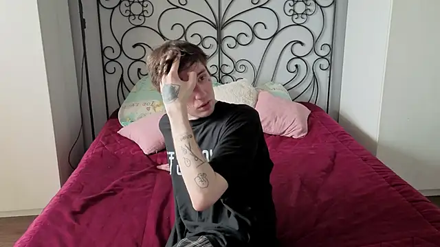 Danny loves Mary online show from 05/08/26, 02:06