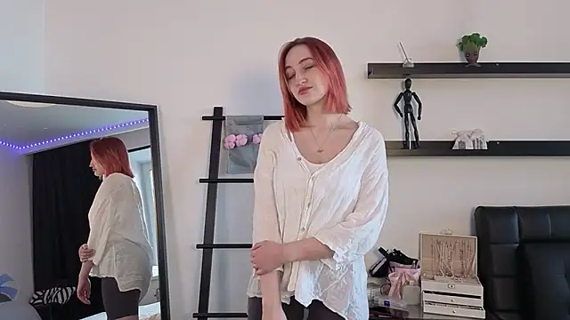 Alisa World8 online show from 11/13/25, 07:18