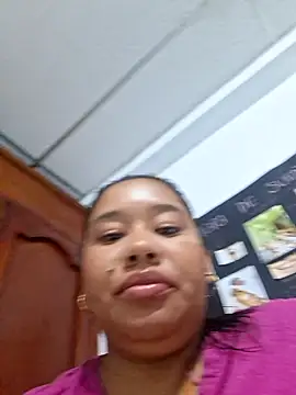 Snapshot of Sarahy- chatting on 02/23/26, 01:58 Sarahy- online show from 02/23/26, 01:58