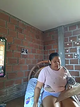 Snapshot of Sarahy- chatting on 05/06/26, 12:21 Sarahy- online show from 05/06/26, 12:21