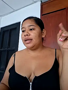 Snapshot of Sarahy- chatting on 06/03/26, 01:36 Sarahy- online show from 06/03/26, 01:36