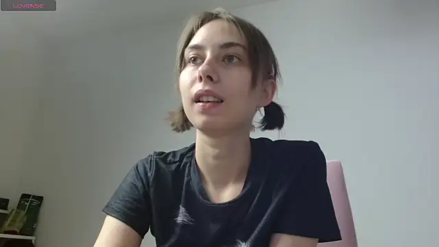 Dewkiss online show from 12/18/25, 11:00