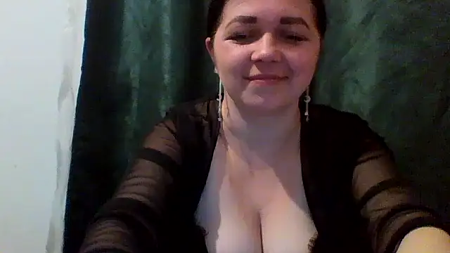 Vitalina282128 online show from 05/05/26, 08:17