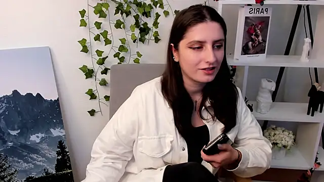 MikaClausing online show from 11/11/25, 07:30