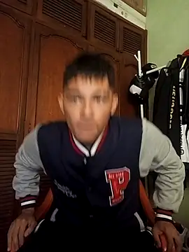 Santiagooo1233 online show from 11/17/25, 06:24