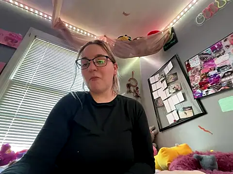 Snapshot of jessiekxxx chatting on 11/13/25, 05:45 jessiekxxx online show from 11/13/25, 05:45