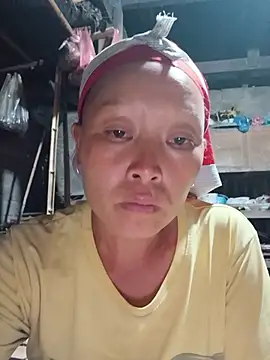 girl-hot2x online show from 07/27/26, 12:56
