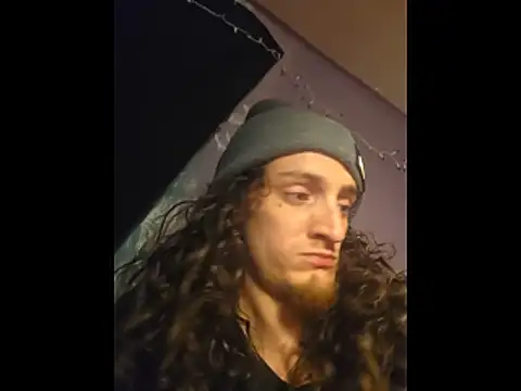 Snapshot of imnotlocal chatting on 12/17/25, 11:22 imnotlocal online show from 12/17/25, 11:22