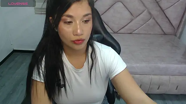 Snapshot of Violetta_jhonson_a chatting on 05/14/26, 04:03 Violetta jhonson a online show from 05/14/26, 04:03
