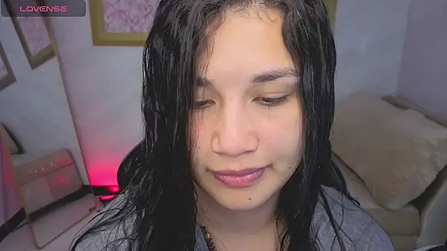 Snapshot of Violetta_jhonson_a chatting on 05/26/26, 03:46 Violetta jhonson a online show from 05/26/26, 03:46